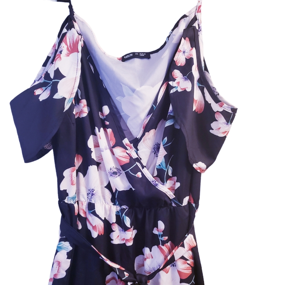 Bloom Chic Floral Cold Shoulder Dress with Split - Picture 4 of 13